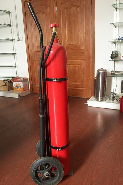 Extintor de incêndio rodado 10KG CO2